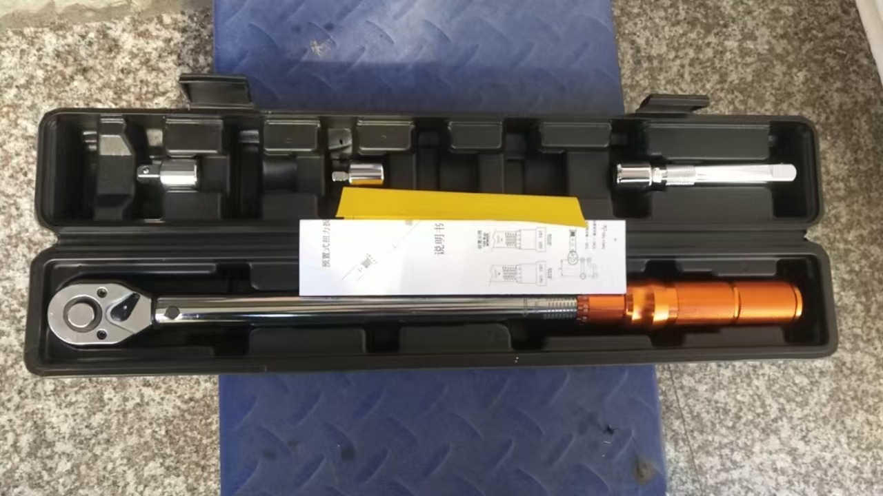 Preset torque wrench 60-330Nm/44-243FT multi-functional and multi-purpose adjustable torque wrench undefined
