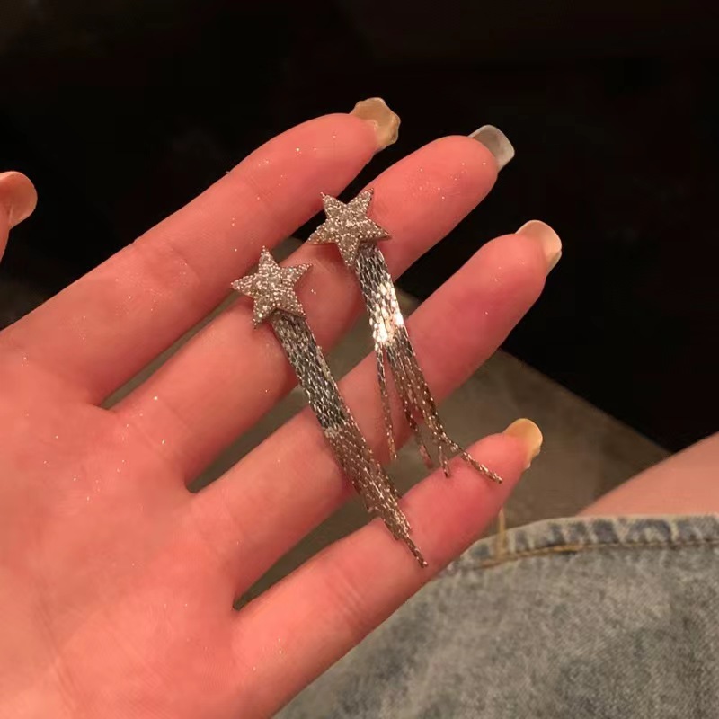 Light luxury style star tassel earrings, women's niche design sense, high-end fashion, 2025 new stylish stud earrings Specification drawing