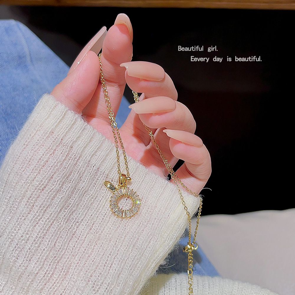 The new Japanese and Korean light luxury little rabbit necklace with a unique design sense for women, a versatile and simple collarbone chain, is a best-selling accessory Application Scenario