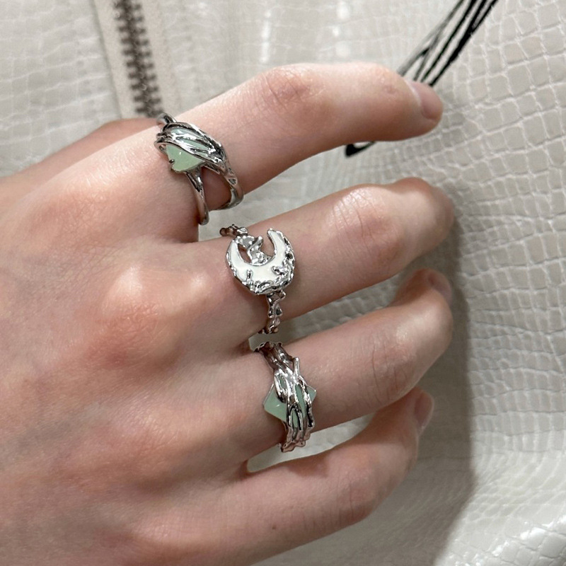 Irregular texture moon-wrapped open ring, sweet and cool girl style, mint green gender-neutral food ring trend full figure