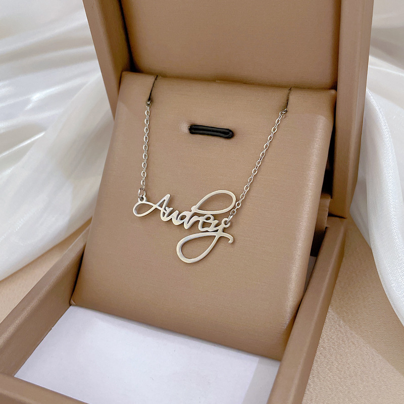 【 All-titanium Steel 】 English letter minimalist style furnace real gold necklace, female Instagram influencer collarbone chain matching Application Scenario