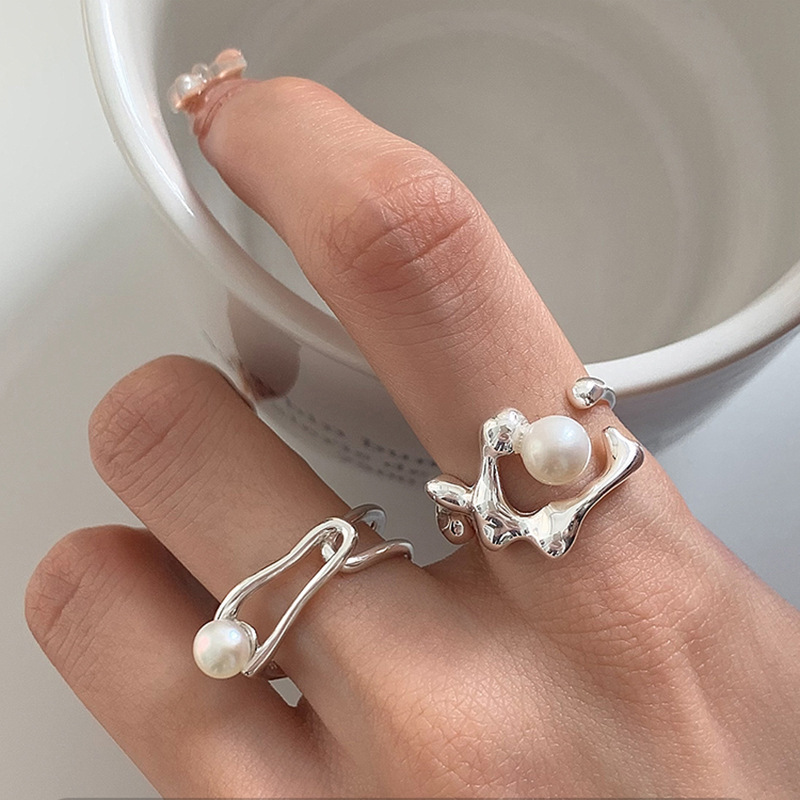 Irregularly lined pearl ring ins2022 new niche design, high-end retro index finger ring Specification drawing