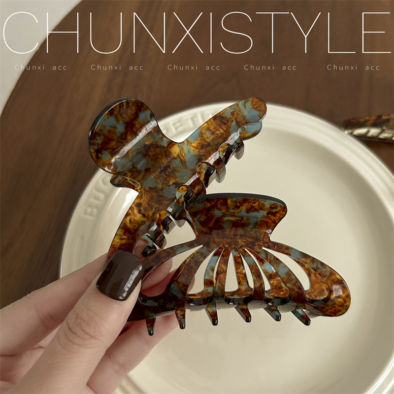 Lake blue coffee acetic acid hair clip, hairpin, trendy style, bangs clip, side hairpin on the forehead, high-end small clip headwear Application Scenario