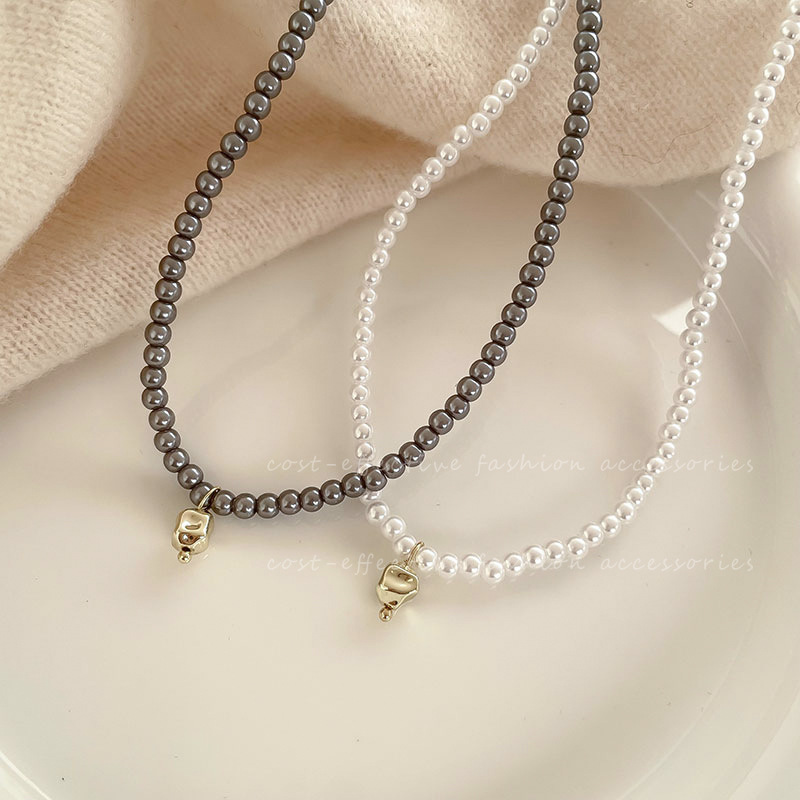 Simple and elegant, versatile pearl necklace, mini gold pearl pendant, collarbone chain feel, nearly round pearl short necklace details Picture