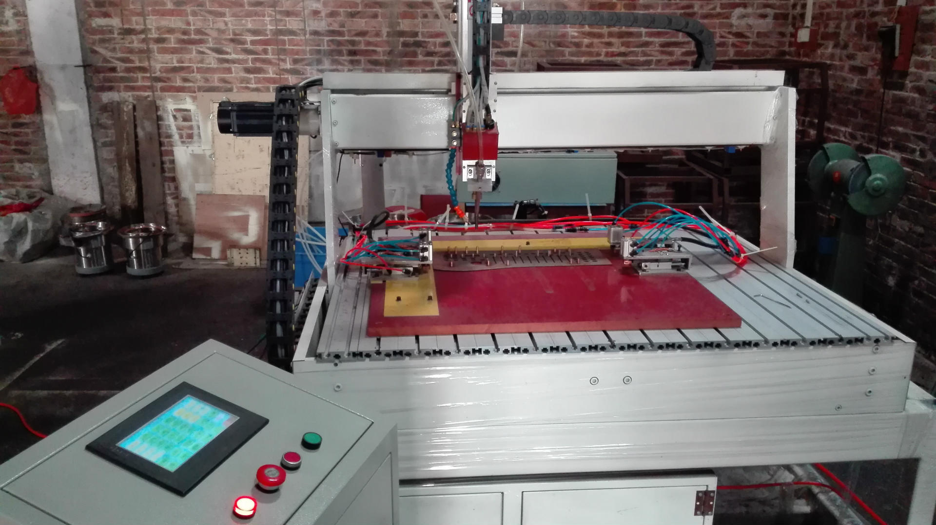 Automatic stud welding machine, CNC stud welding machine, stud welding robot, automatic nail planting machine, automatic stud welding Application Scenario