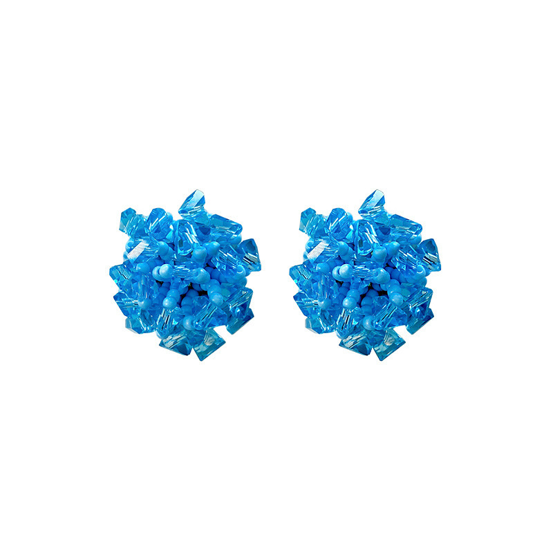 Blue beaded hydrangea stud earrings for women, light luxury, fashionable and unique, 2025 new high-end, niche ear accessories Item Picture