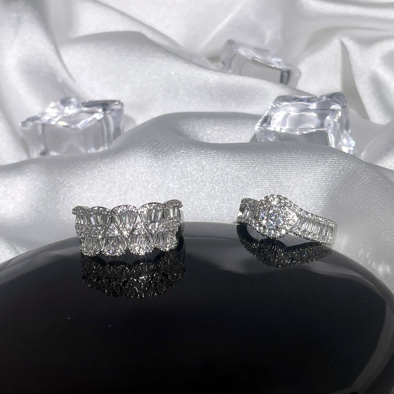 This niche design, versatile and unique petal-shaped zircon ring with full diamonds, exudes a cold and elegant feminine charm, and is a light luxury and exquisite ring details Picture