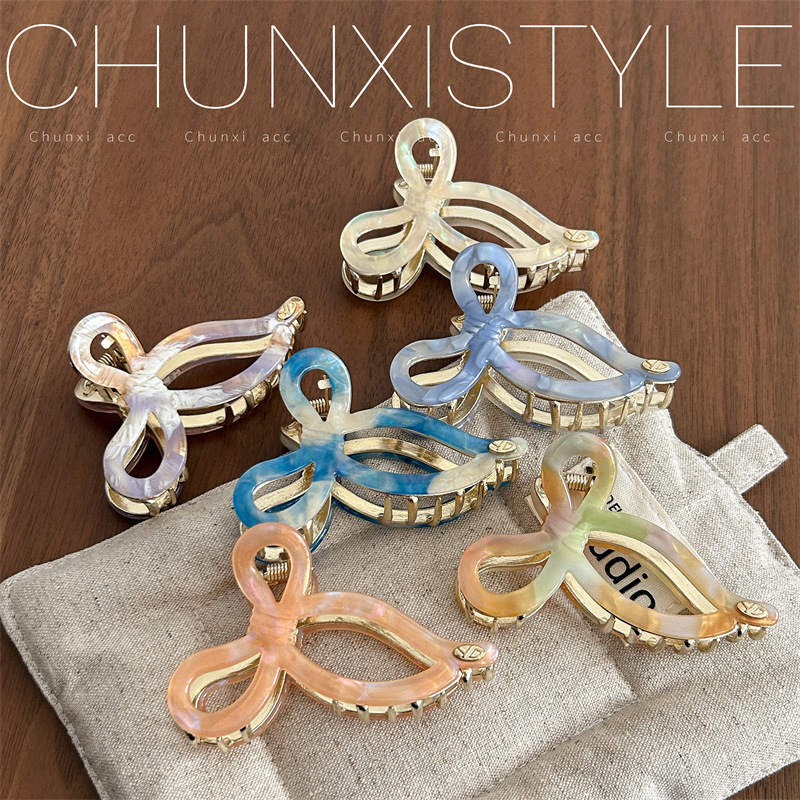 YD Acetate butterfly gripper, a fashionable and popular gripper, the shark clip at the back of the head, a high-end hair clip, a new versatile hair accessory Specification drawing
