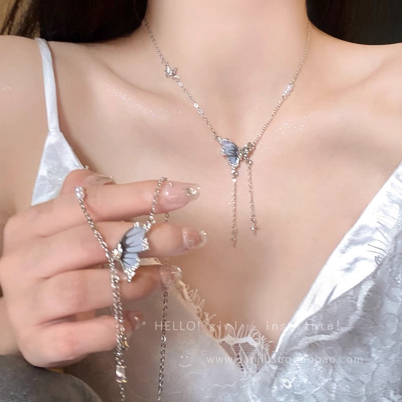 Summer sweet and cool zircon butterfly pearl necklace, a women's niche and light luxury neckchain, a seaside atmosphere collarbone chain full figure