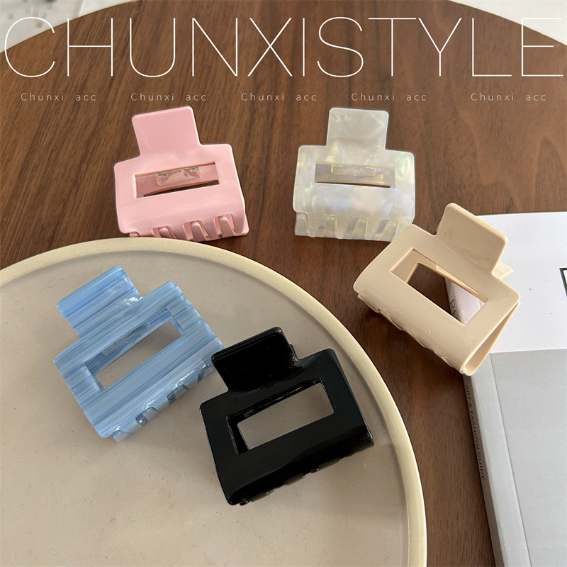Korean simple square acetate hair clips for women, small ins hair clips, half-tied hair, shark hair clips Application Scenario