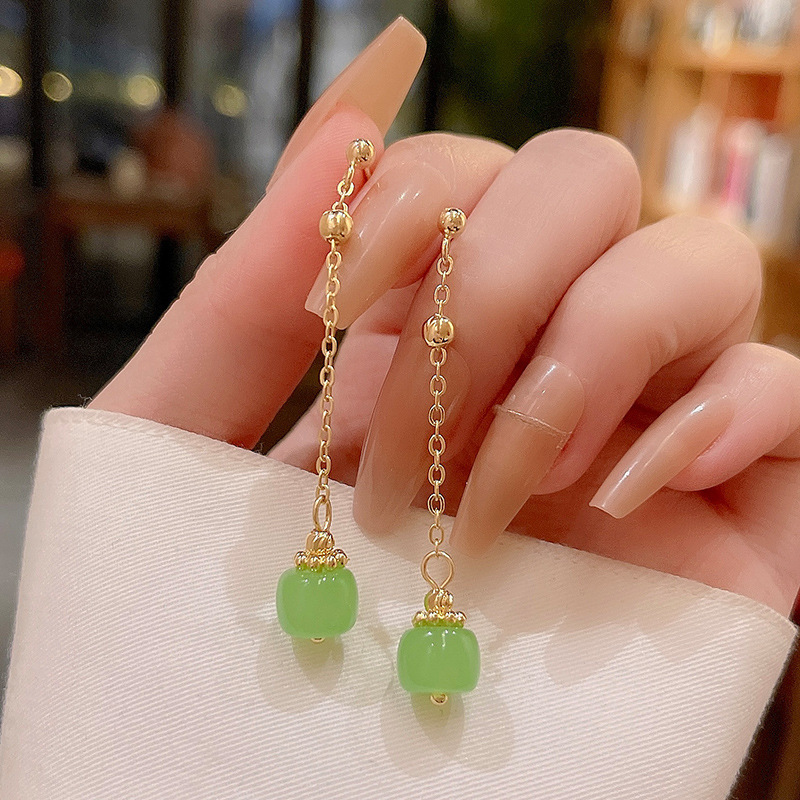 S925 Silver needle Light Luxury Niche long tassel chalcedony earrings, a versatile and elegant earring accessory for women, the same style as a popular online celebrity Specification drawing