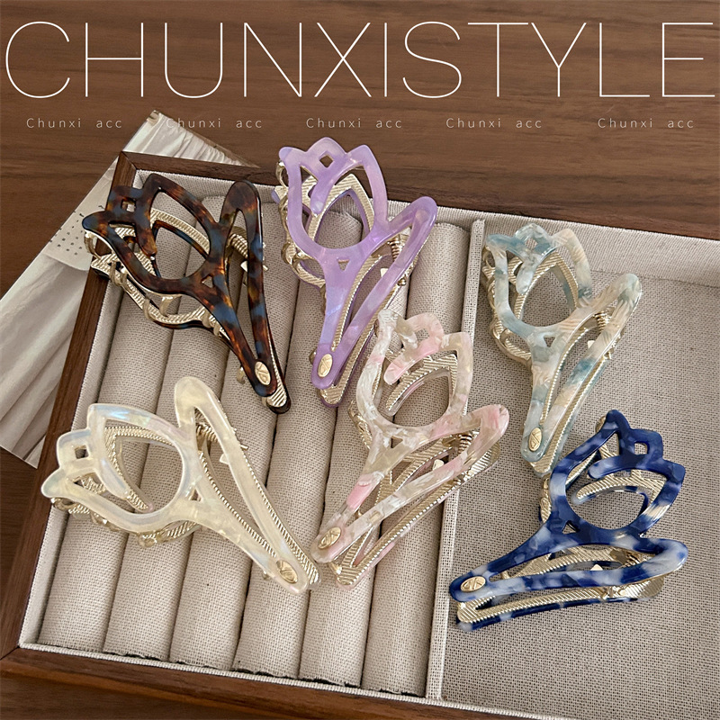 Elegant and refined tulip hairpin for women, 2025 new style, with a niche design at the back of the head, high-end shark clip full figure