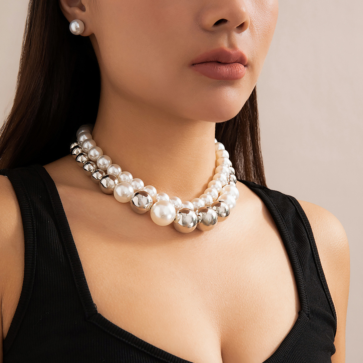European and American cross-border jewelry, exaggerated large beads, fashionable short necklace, choker punk style imitation pearl collar details Picture