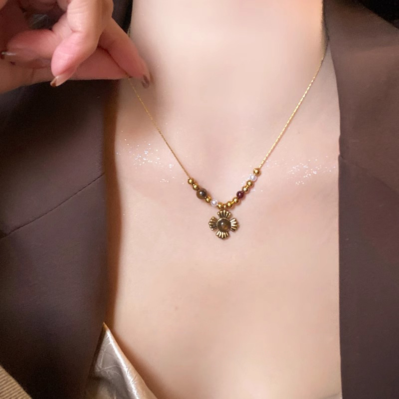 Yadan-style sunflower tiger's eye stone layered necklace accessory for women's autumn and winter retro light luxury sweater chain necklace details Picture
