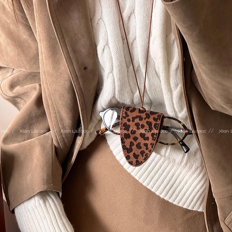 Leopard print leather triangular glasses bag, leather rope necklace, retro Maillard sweater chain, European aesthetic necklaces full figure