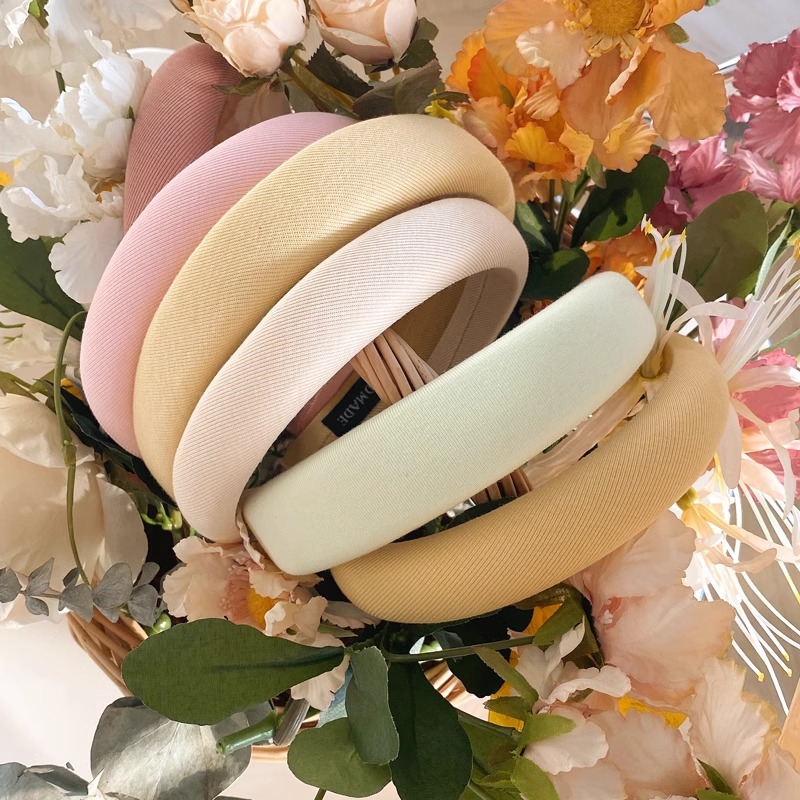 Wide-edge sponge hair band 2025 new style Korean simple facial cleansing high top hair band High-end headband headwear wholesale Application Scenario