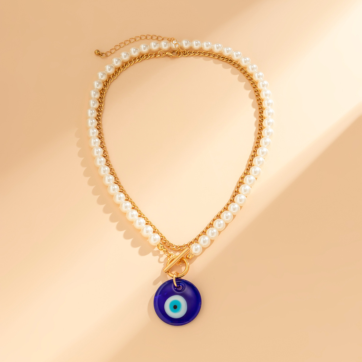 European and American cross-border jewelry: simple and individual eye pendants, retro necklaces, multi-layer sweet and cute pearl necklaces Application Scenario