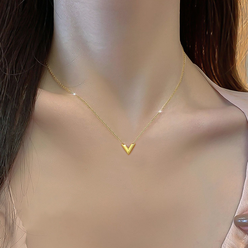 【 All-titanium Steel 】 Little V's temperament, genuine gold necklace inside the furnace, a lucky female Instagram influencer collarbone chain accessory Specification drawing