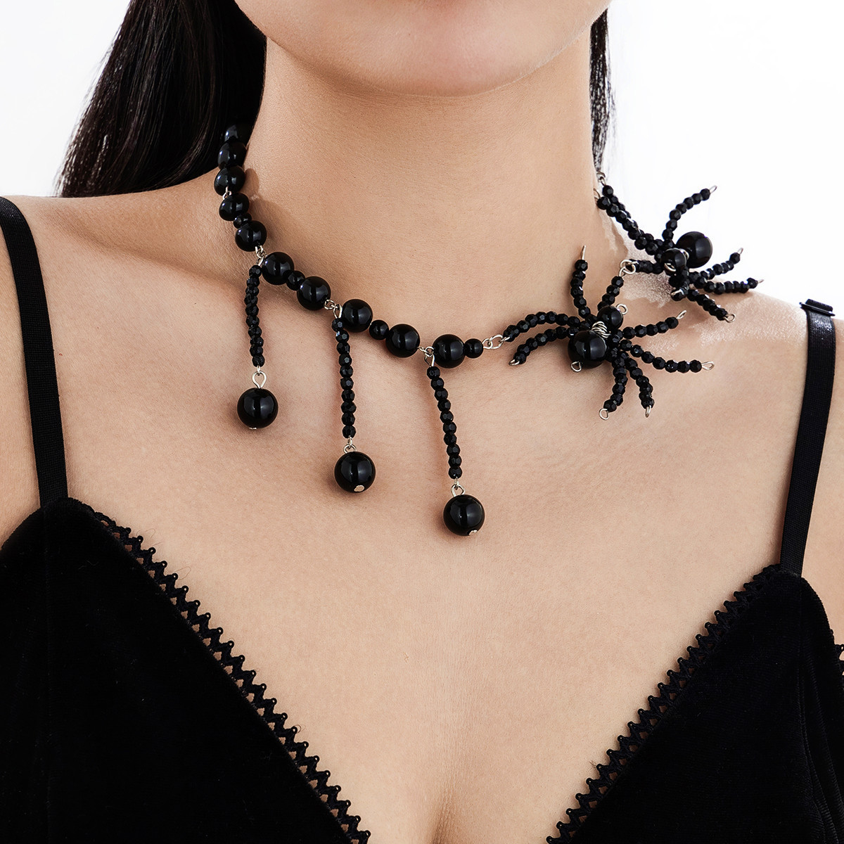 European and American cross-border accessories, dark style crystal woven spider necklace, Halloween tassel large round bead collarbone chain details Picture