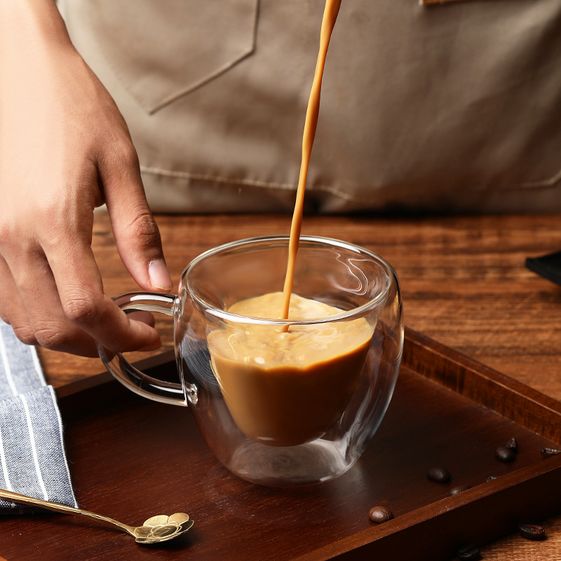 High-temperature resistant cups as souvenirs, high-appearance-level coffee cups, couple creative heart-shaped double-layered glass cups with handles Application Scenario