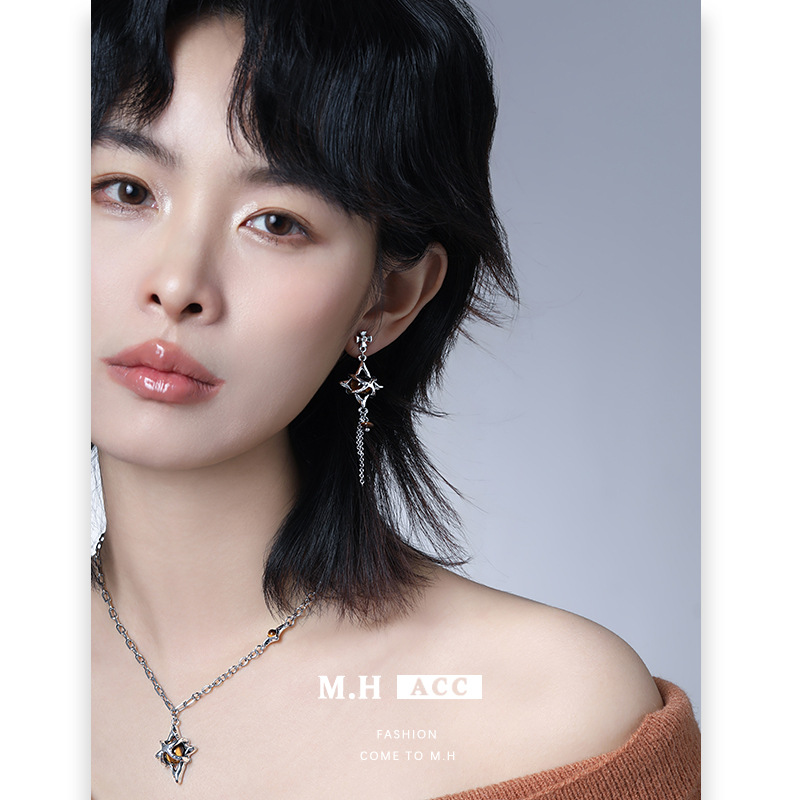 High-end amber stone four-pointed star earrings, stylish and fashionable new trend earrings, original silver star earrings details Picture
