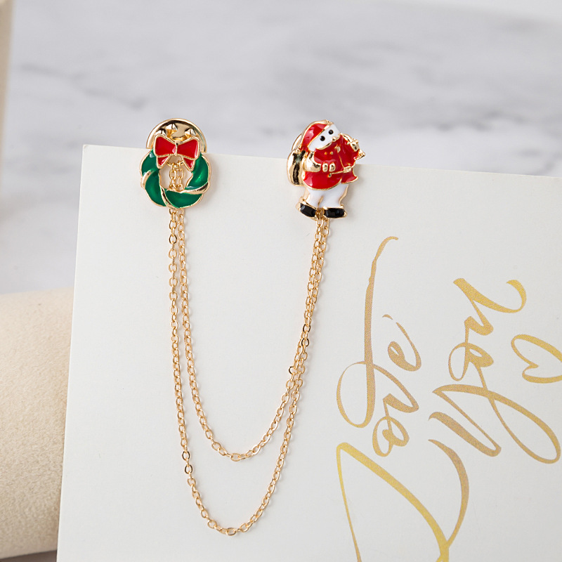 Cute Christmas brooches, bells, snowmen, wreaths, gloves, multi-layer chains, pins and badges from Japanese and Korean cartoons Specification drawing