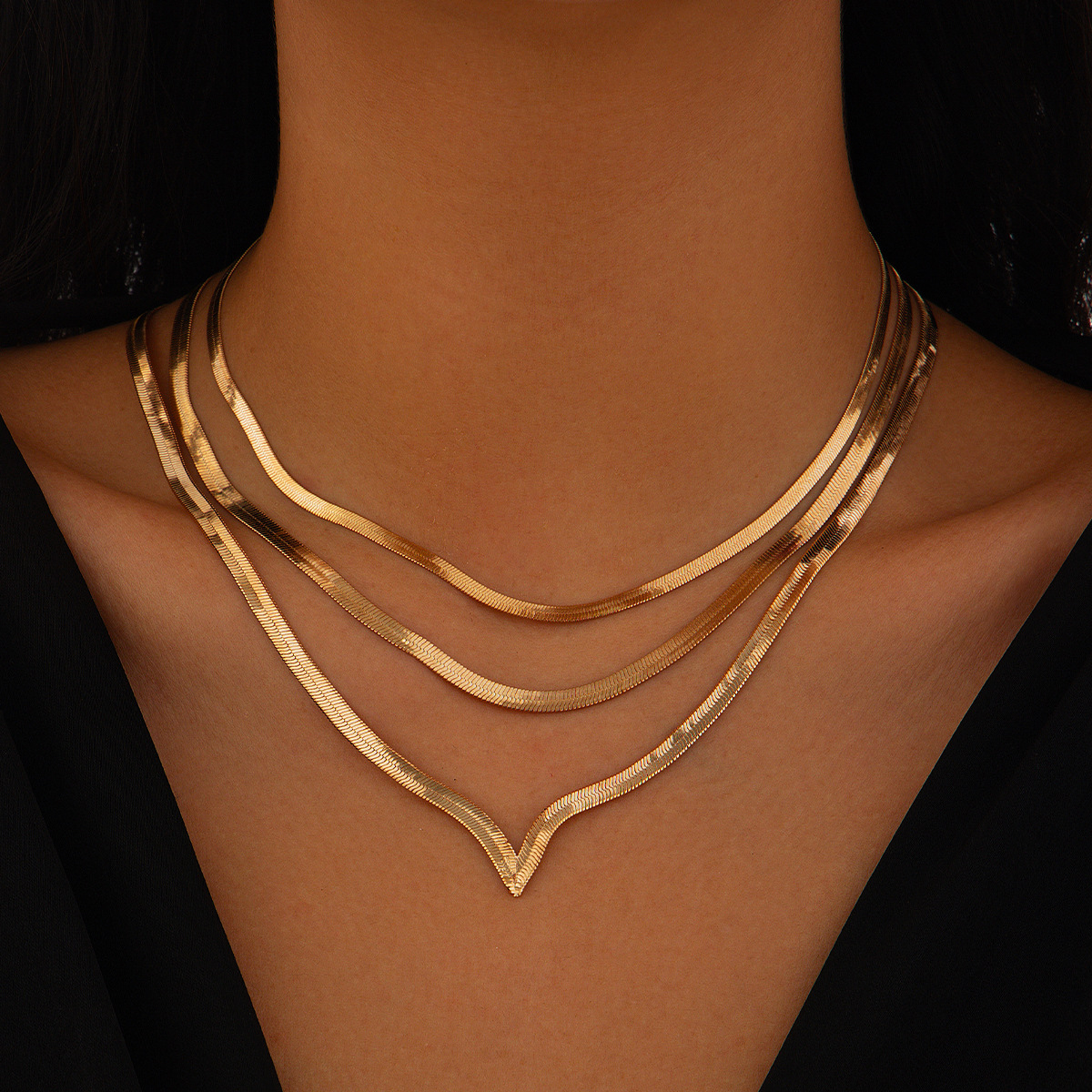 European and American cross-border jewelry punk metallic snake bone chain necklace, female personality geometric chain multi-layer collarbone chain full figure