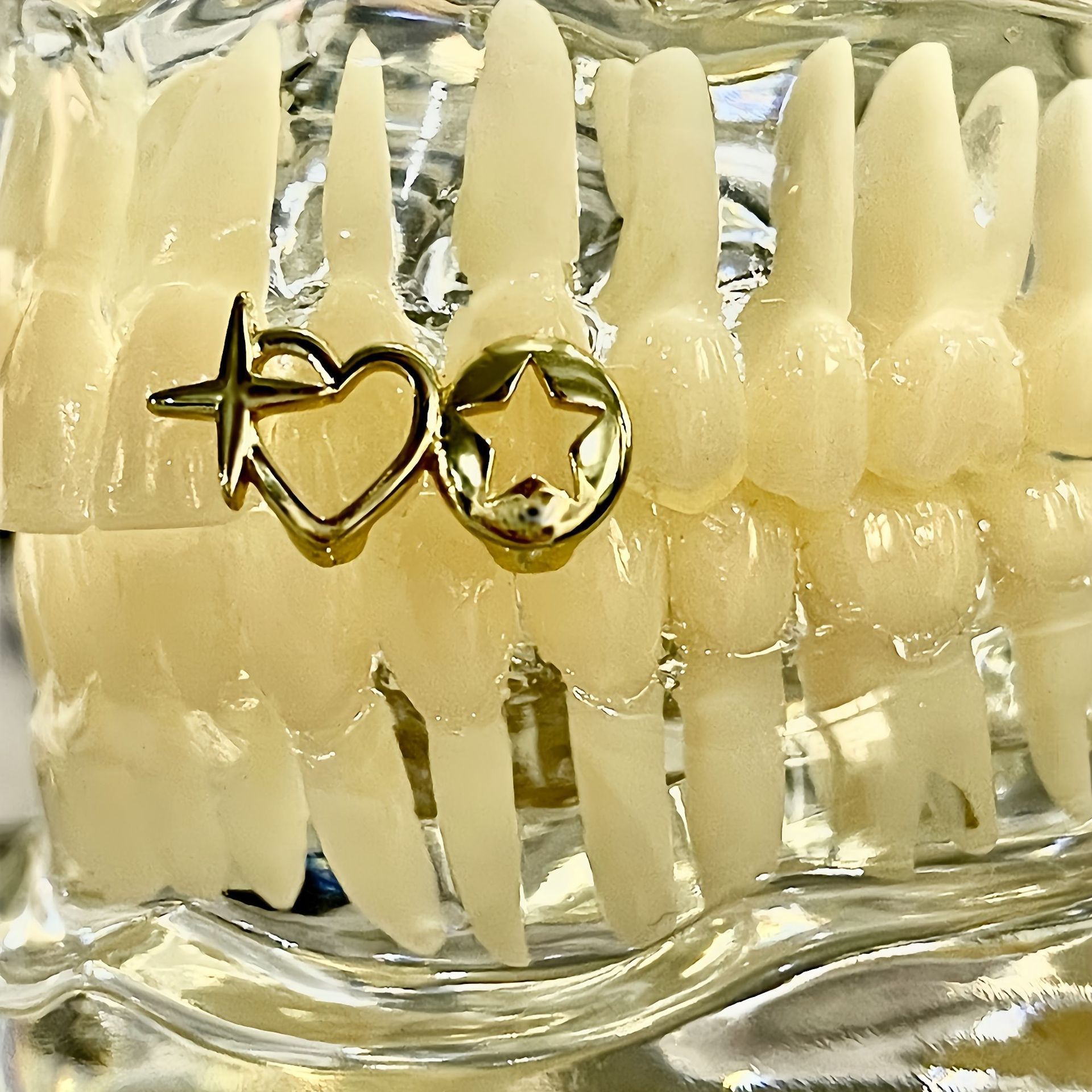 Genuine cross-border hip-hop braces, double hollowed-out heart-shaped star teeth performance accessories, braces, Halloween trendy accessories details Picture