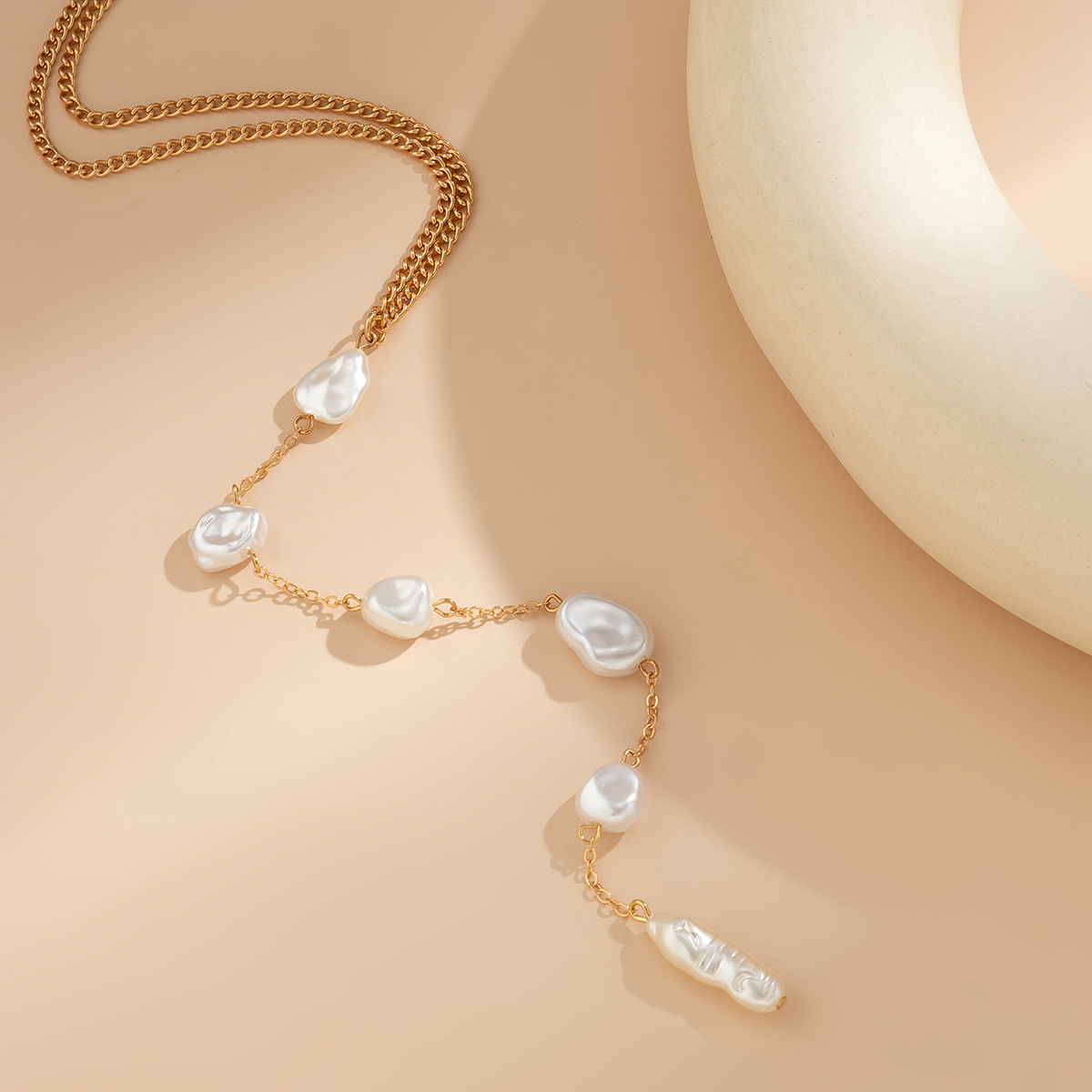 European and American cross-border jewelry, niche imitation pearl chain women's French necklaces, fashionable tassels, long tassel necklaces for women Application Scenario