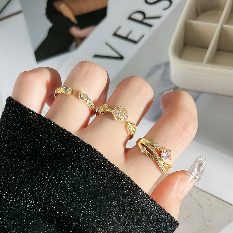 French light luxury, sweet and cool, retro flower, full diamond, fashionable open ring, women's Instagram cold style, niche and elegant ring full figure