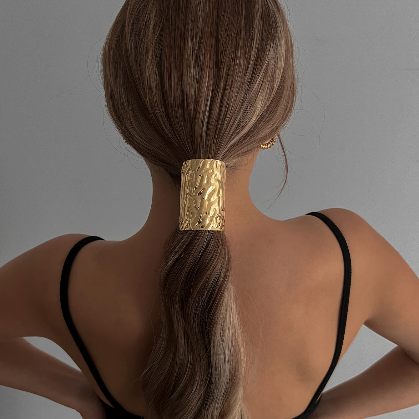 European and American metal cold style hair accessories, hair ties, retro Amazon cross-border headwear, low ponytail hair bands for women at the back of the head Specification drawing