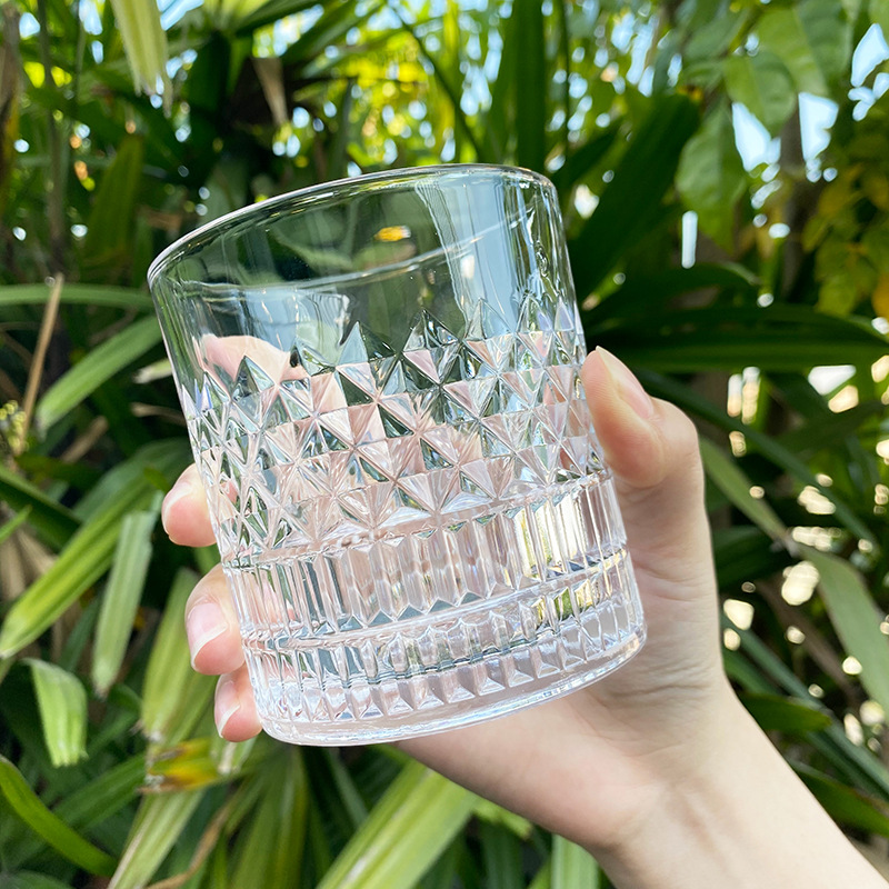 Whisky wine glass set, beer glass set, home internet-famous wine glass, creative and personalized transparent glass wine set Application Scenario
