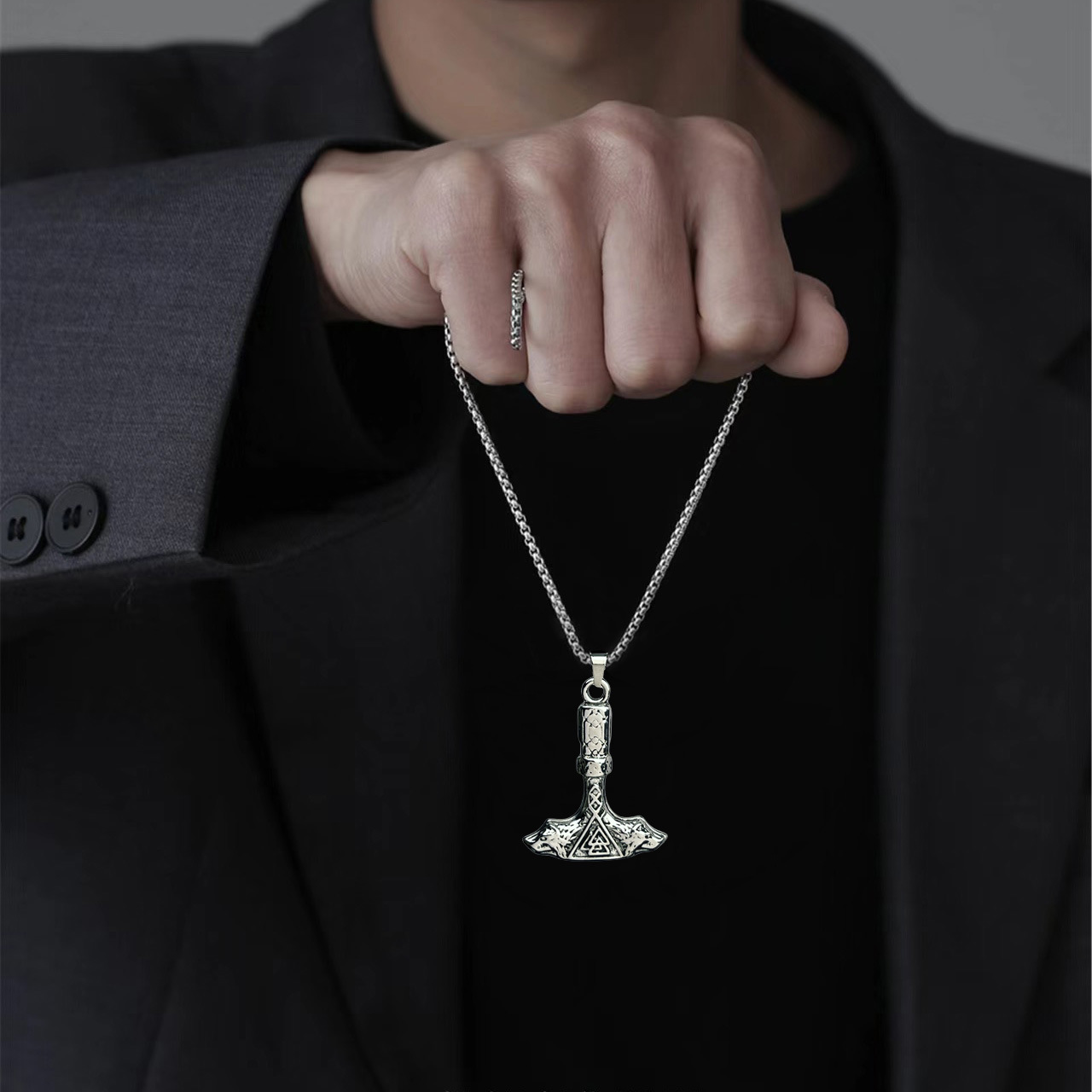 Wholesale of 2024 new European and American hip-hop Wolf Head hammer titanium steel necklace, fashionable men's retro warhammer alloy pendant full figure