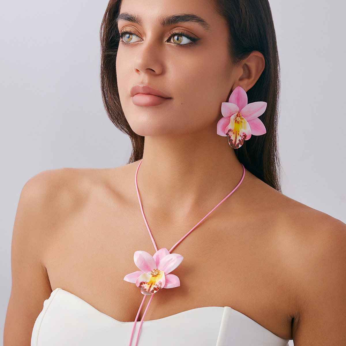 European and American cross-border jewelry, ins sweet style three-dimensional flower leather wax thread necklace, simple and fashionable fabric flower earrings Specification drawing