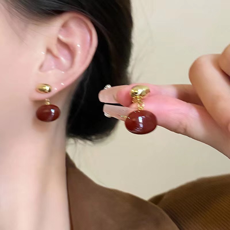 Meet Maillard ~ Two pairs of light luxury and high-end earrings with bean stud earrings for women in Dongdaemun, South Korea, with a unique and versatile style Specification drawing