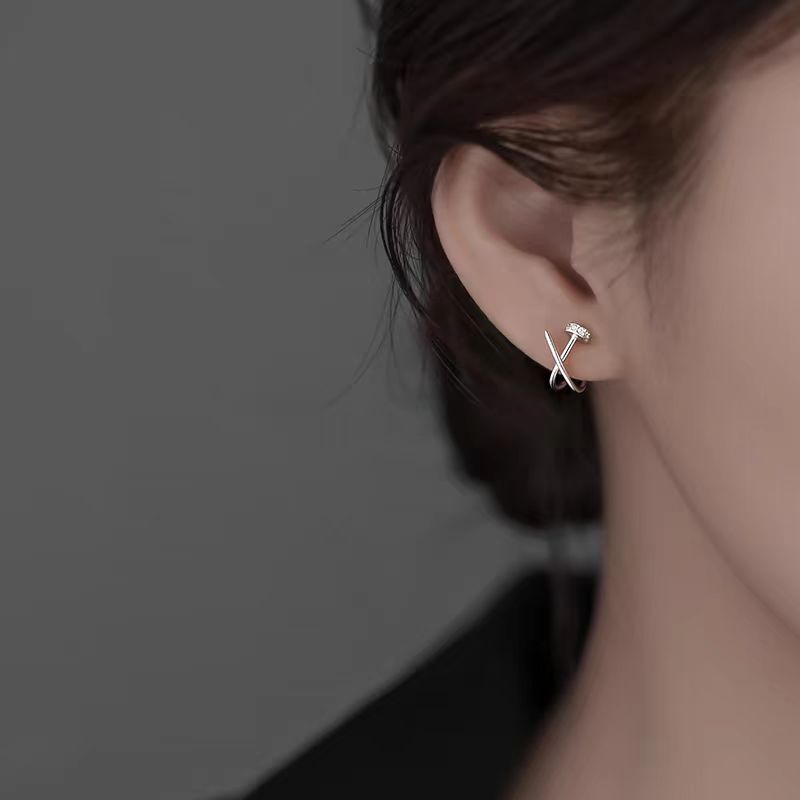 Niche design sense, cross-nail ear studs, elegant Korean style, 2025 new trendy earrings, versatile and high-end earrings Specification drawing