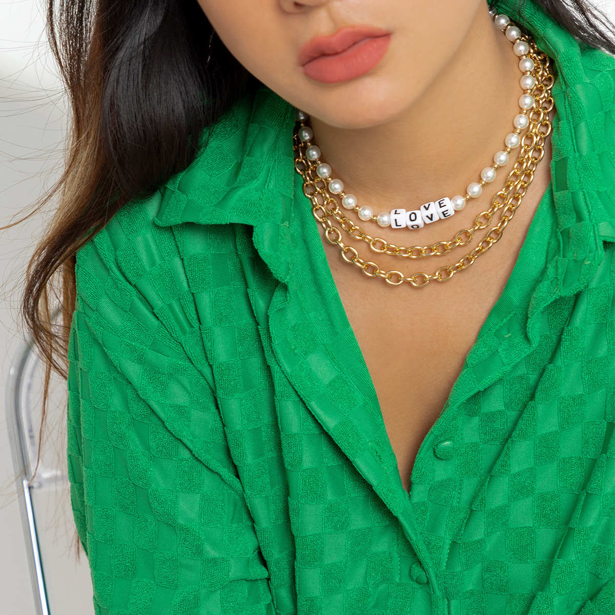 European and American cross-border jewelry, exaggerated and unique thick chain beaded necklace, female alloy imitation pearl sweet and cool letter necklace details Picture