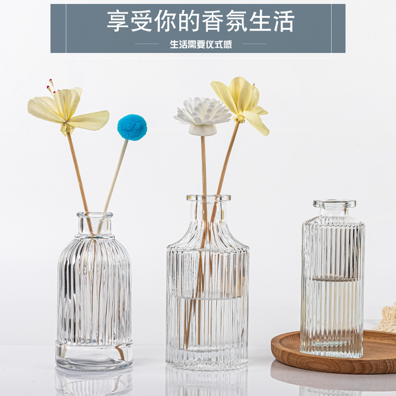 Retro aromatherapy glass bottle desktop glass decoration vase French embossed perfume aromatherapy bottle photo decoration details Picture
