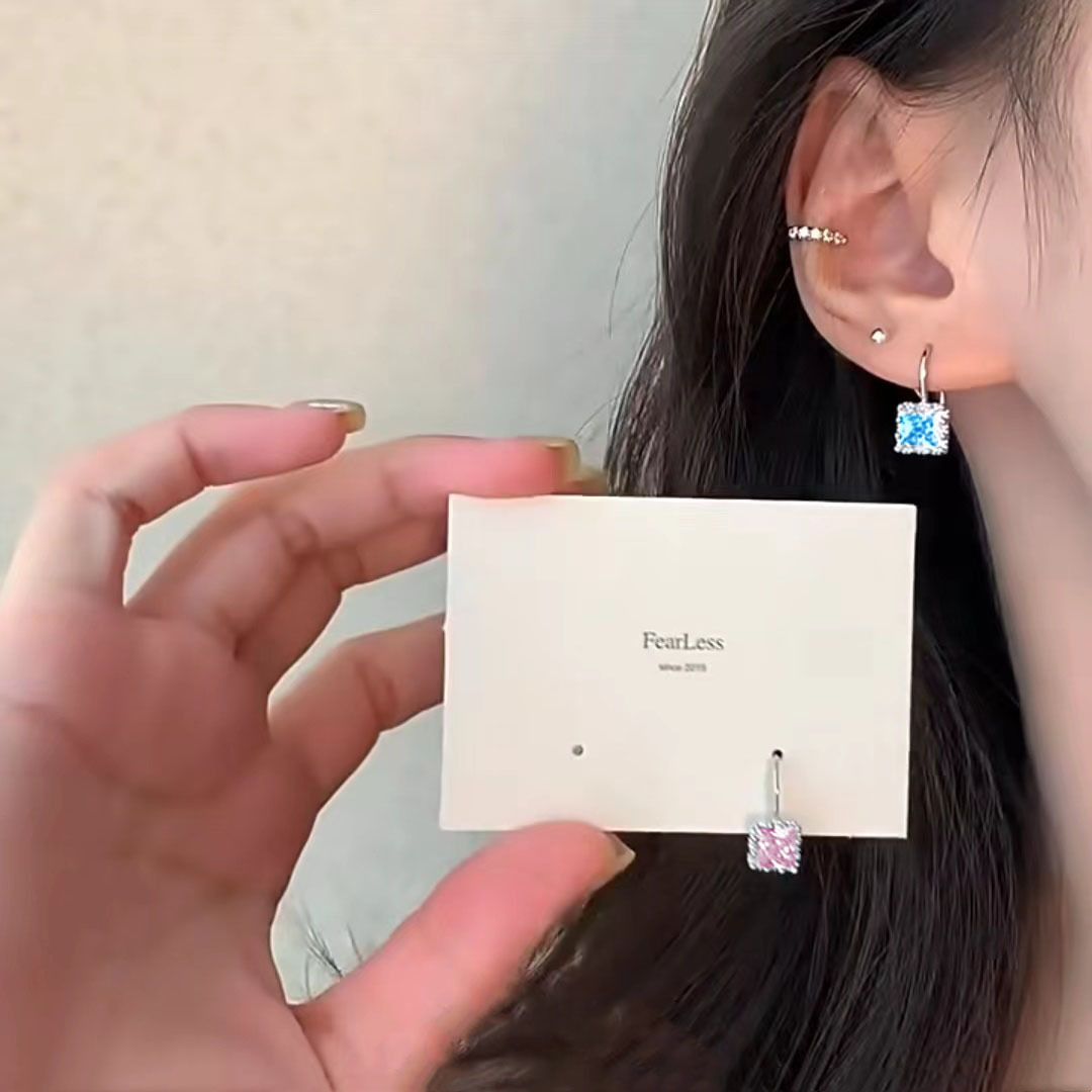 "Rock Sugar" Super shiny small square diamond earrings for women 2025 new style, small and versatile, exquisite and high-end stud earrings full figure