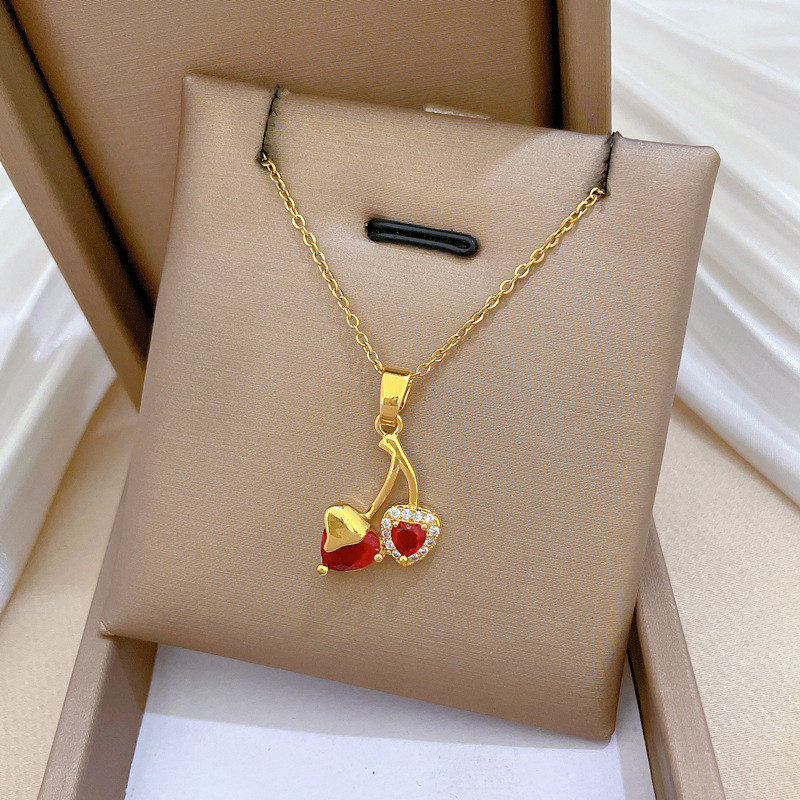 【 Titanium Steel 】 Heart-shaped cherry Full diamond fashionable, light luxury, elegant and luxurious full diamond necklace, versatile for women, collarbone chain titanium steel Application Scenario
