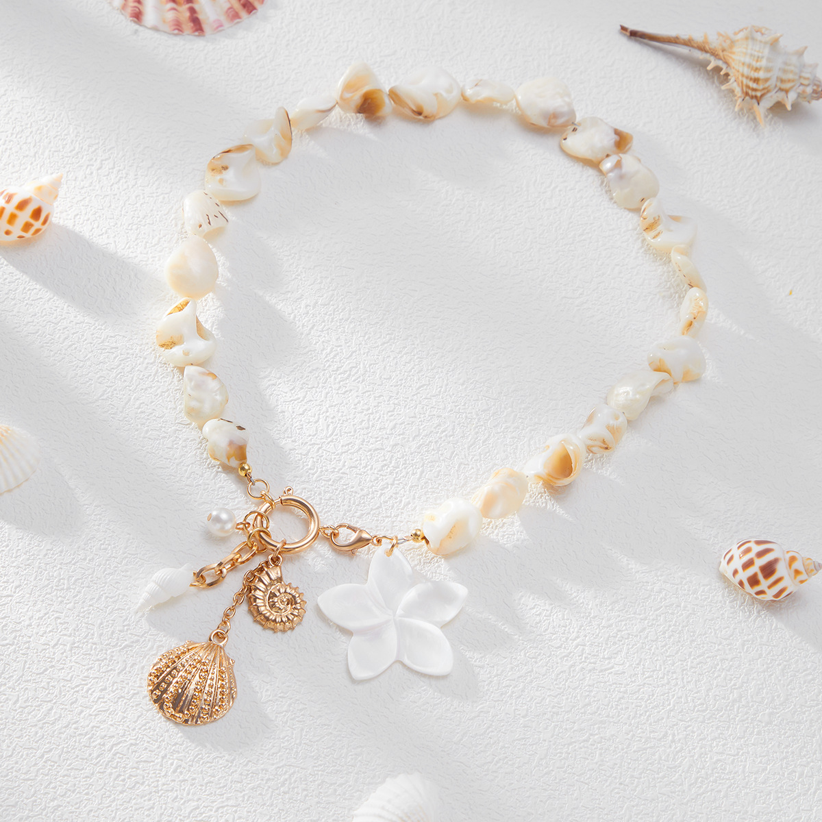European and American cross-border jewelry, vacation conch and starfish alloy pendant necklace, casual beach shell collarbone chain set Application Scenario
