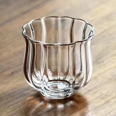 Creative glass cups, simple household tea tasting cups, tea cups, popular water cups, high borosilicate heat-resistant glass tea cups, lotus cups full figure