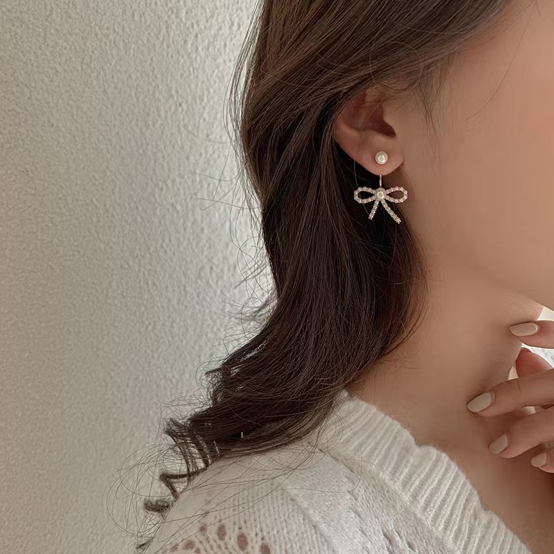 A pair of two-piece pearl bow stud earrings for women, a versatile and high-end Japanese and Korean style earring with a delicate fragrance design details Picture