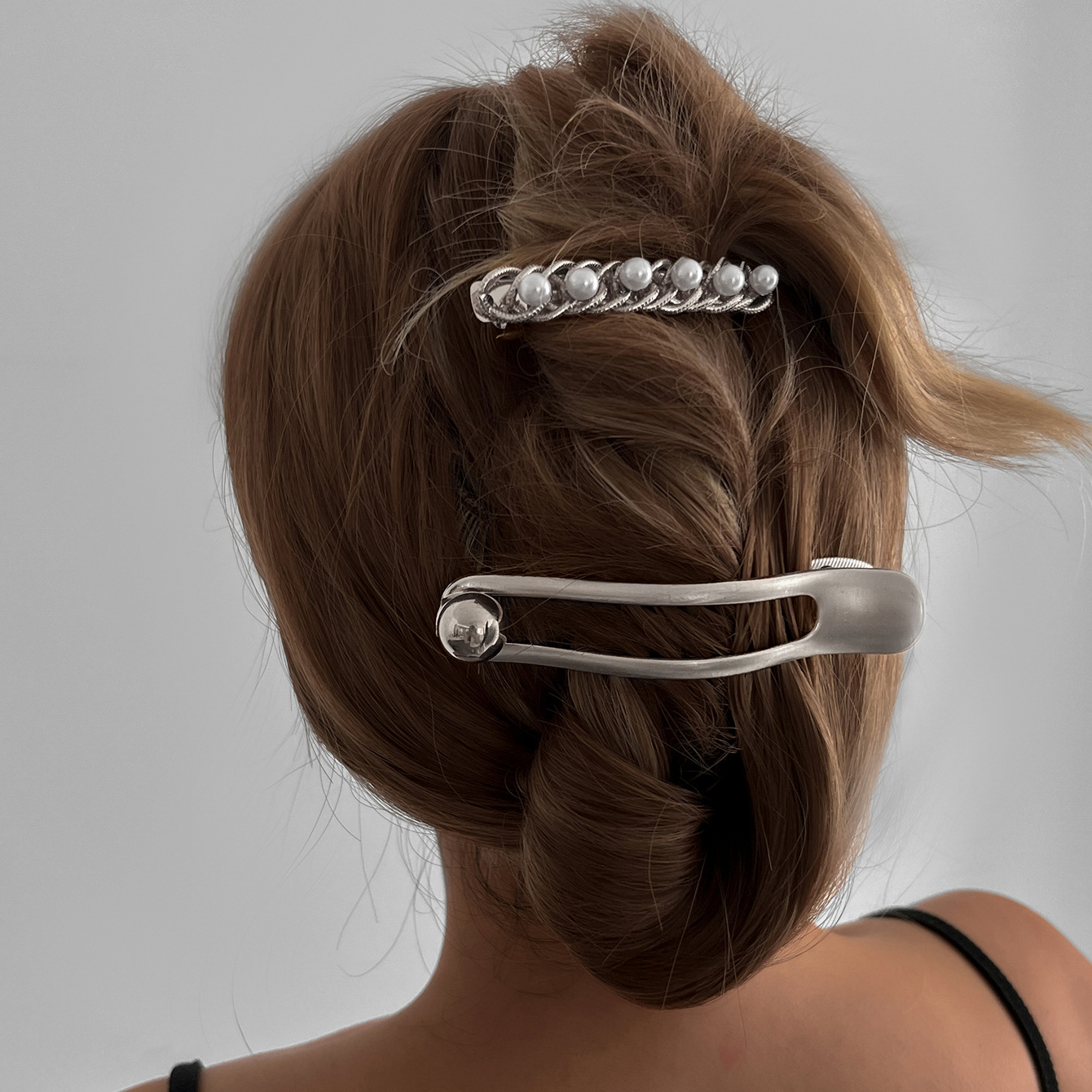 Amazon cross-border headwear, European and American style quality pearl hairpins, alloy high color retention hair clips details Picture