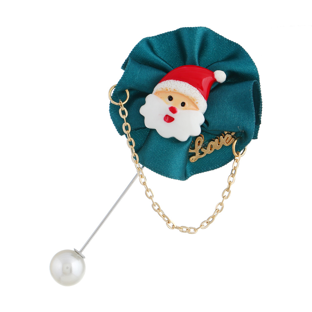 Korean version cute Santa Claus fabric brooch, simple and elegant one-shoulder pearl sweater accessory, suitable for both men and women Application Scenario
