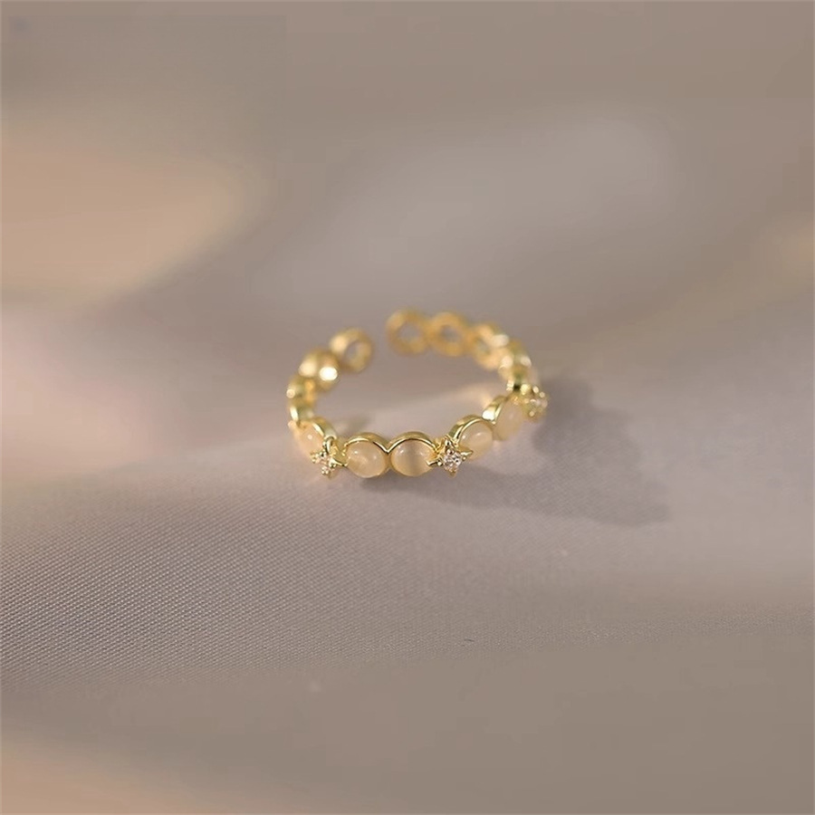 French star cat's eye ring, a niche design for women with an open index finger ring, exudes a light luxury and high-end charm, and is a versatile ring Specification drawing