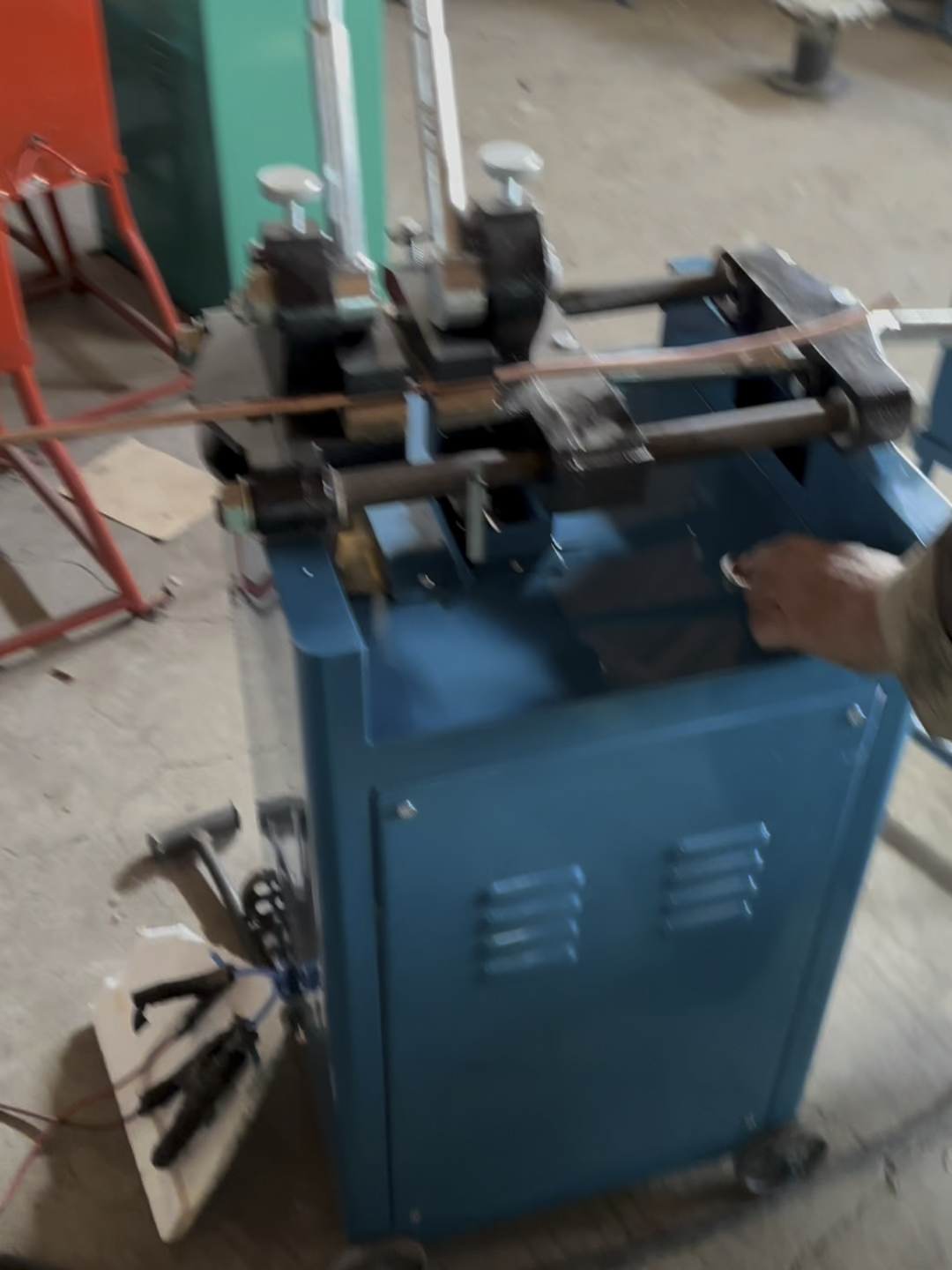 j8 iron wire automotive pneumatic hardware stainless steel maintenance building spot welding machine, copper rebar butt welding machine, aluminum lifetime g3 undefined
