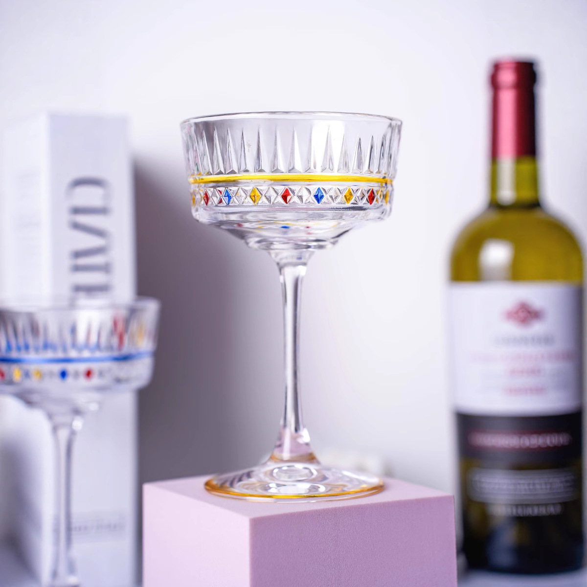 New Norse-style champagne glass, wine glass and light luxury Italian wine glass with hand-painted color relief of high appearance level details Picture