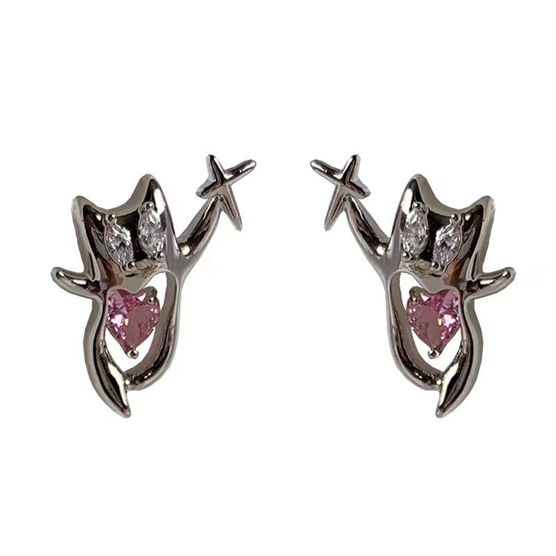 Cute star-picking kitten stud earrings, a unique design with a sweet and cool pink heart-shaped girl personality, and female earrings Item Picture