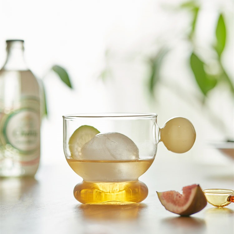 Cute spherical glass cup, high borosilicate transparent single-layer cup, ins style household, high appearance level milk juice cup with handle full figure